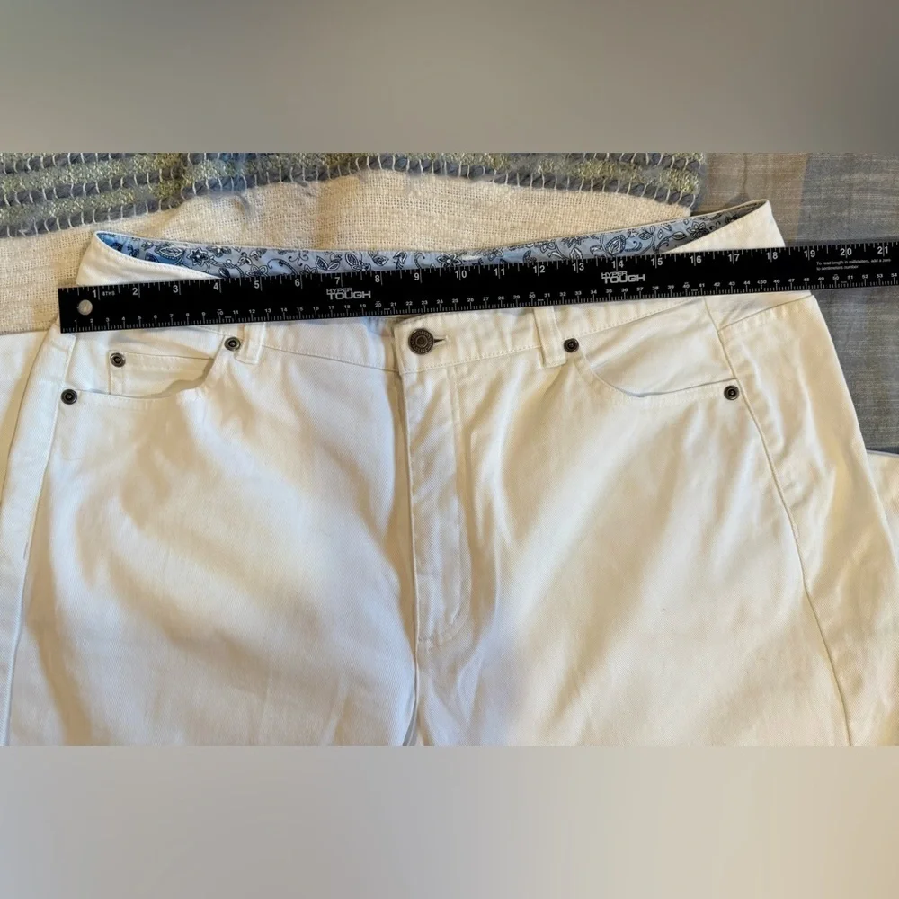 Appleseed ladies’ size 16 white‎ jeans relaxed fit with stretch straight leg